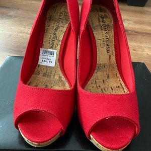 Christian Siriano Red peep toe heels. Size 5.5